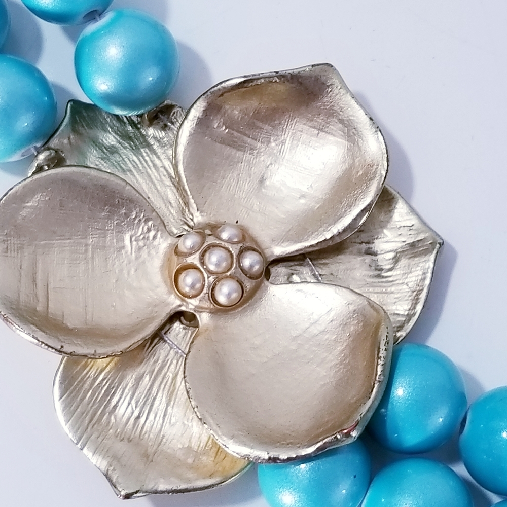 VINTAGE Hawaiian Bead Necklace with Flower - Picture 3 of 7